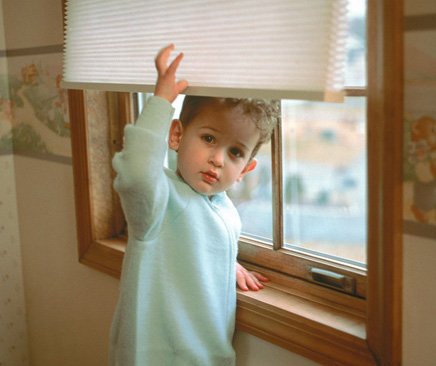 Окно в детскую комнату: безопасность прежде всего