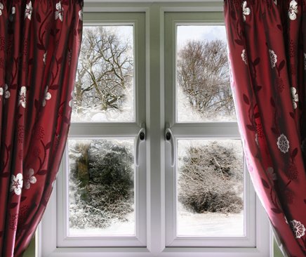 Как защитить окна от промерзания